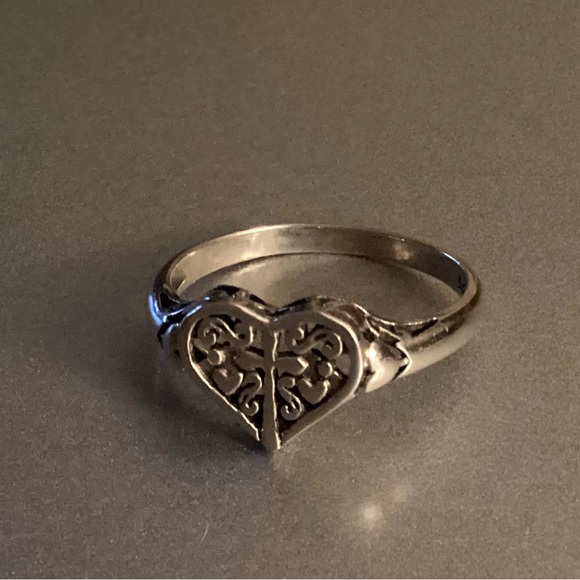 Jewelry - HEART SHAPED STERLING SILVER RING.  (SIZE 7)